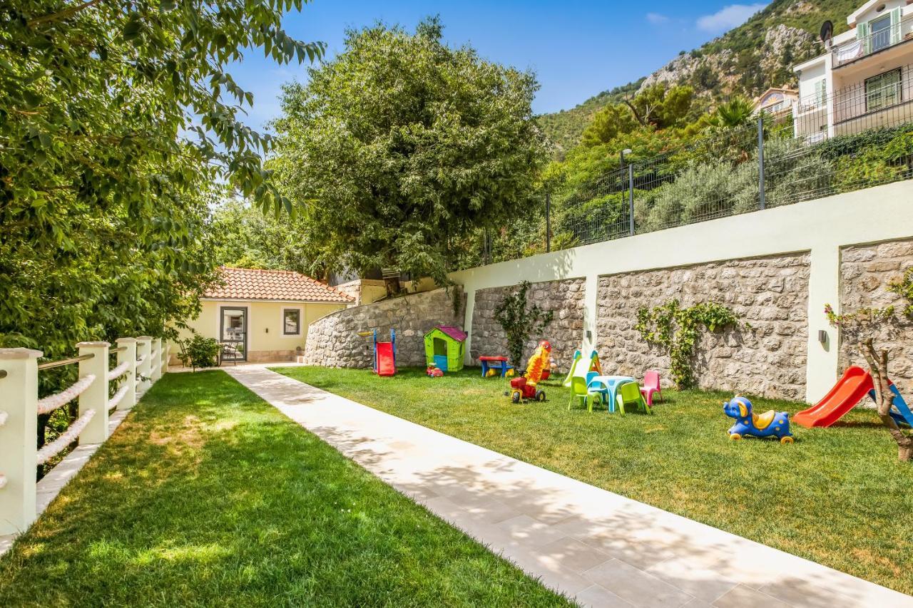קוטור Dekaderon Lux Apartments מראה חיצוני תמונה